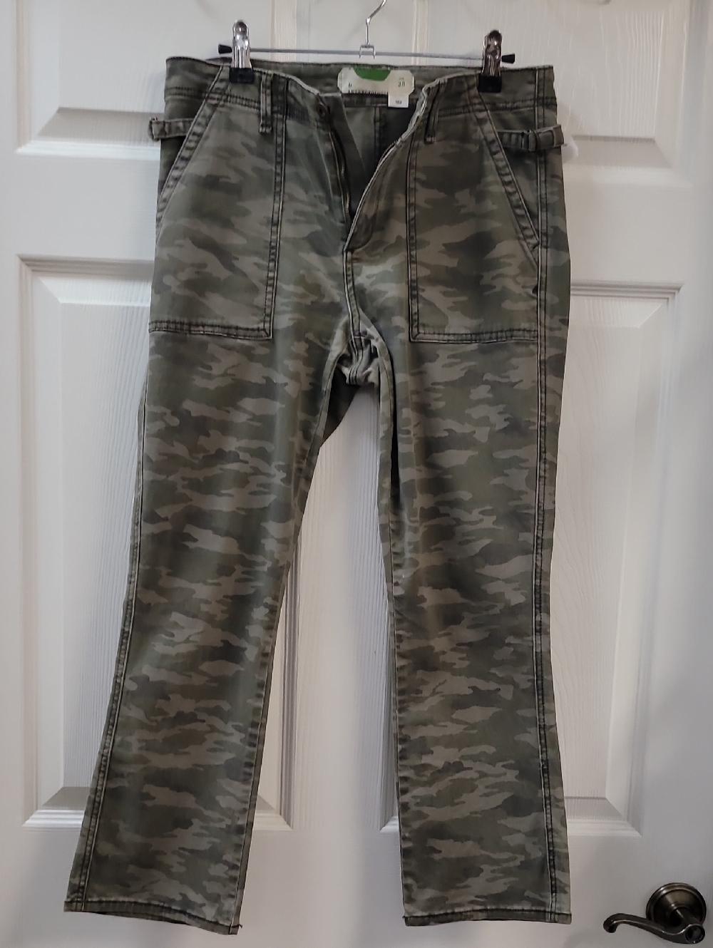 ANTHROPOLOGIE CamoCargo Pants, Ankle LengthCamo Utility Pants - Olive Green